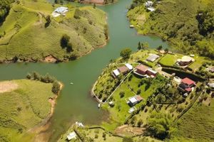Alquiler Vacacional - House for 12 with Dam Access and BBQ