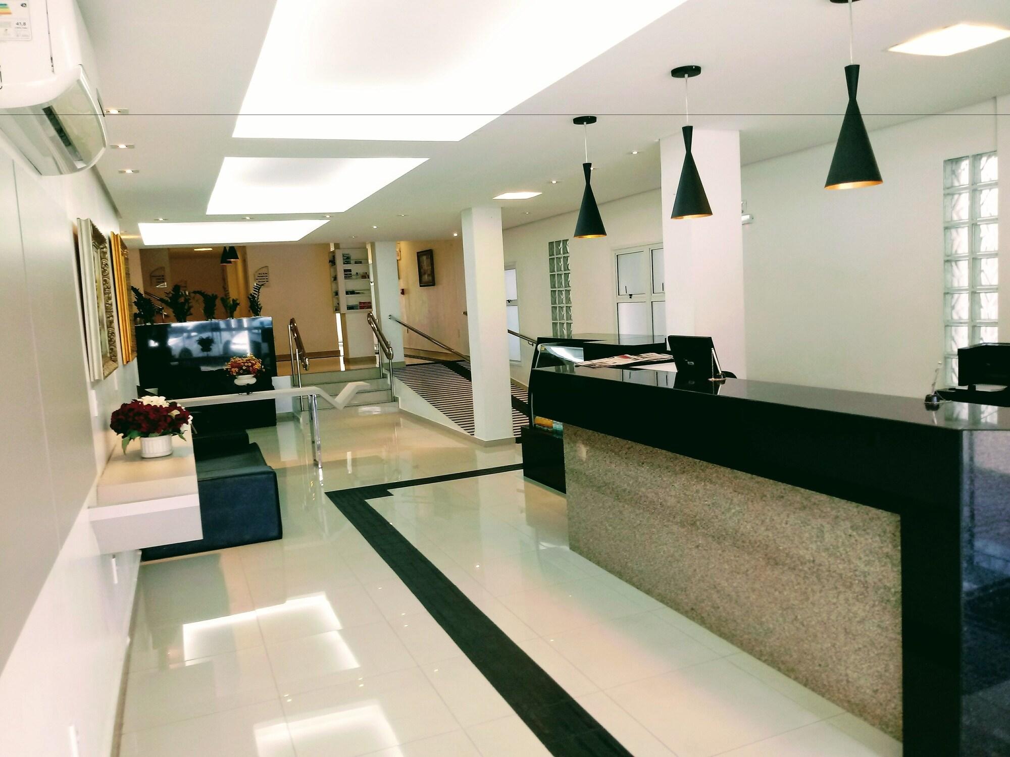 Vista Lobby Golden Hotel