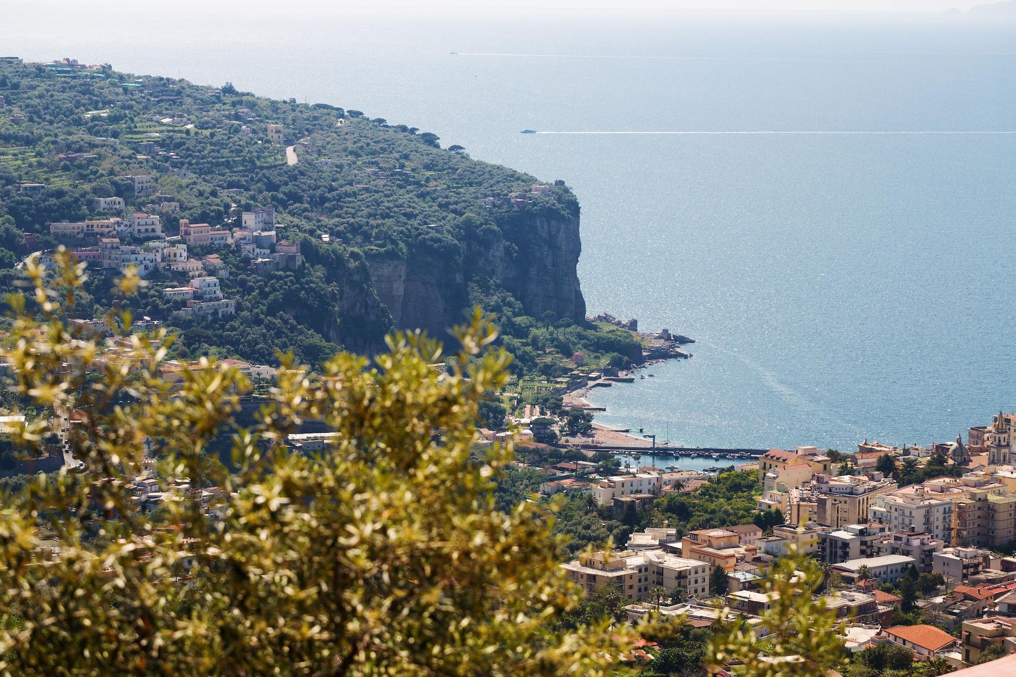 Varios L'Ulivo Resort