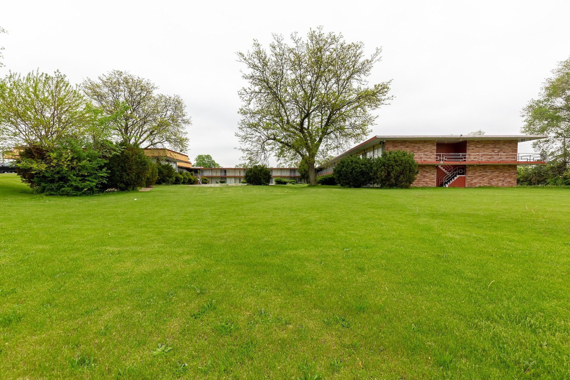 Vista Exterior Americas Best Value Inn Rockford