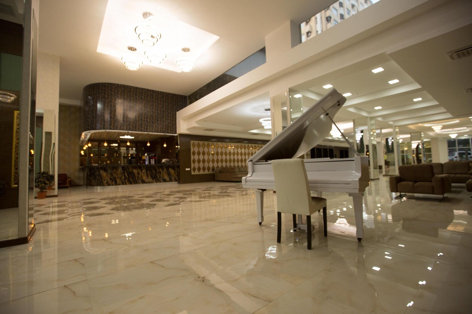 Bar/Salón AF Hotel City