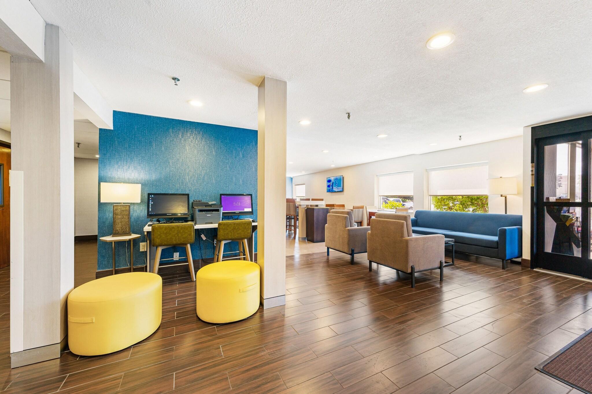 Vista Lobby Comfort Inn Mayfield Heights Cleveland East