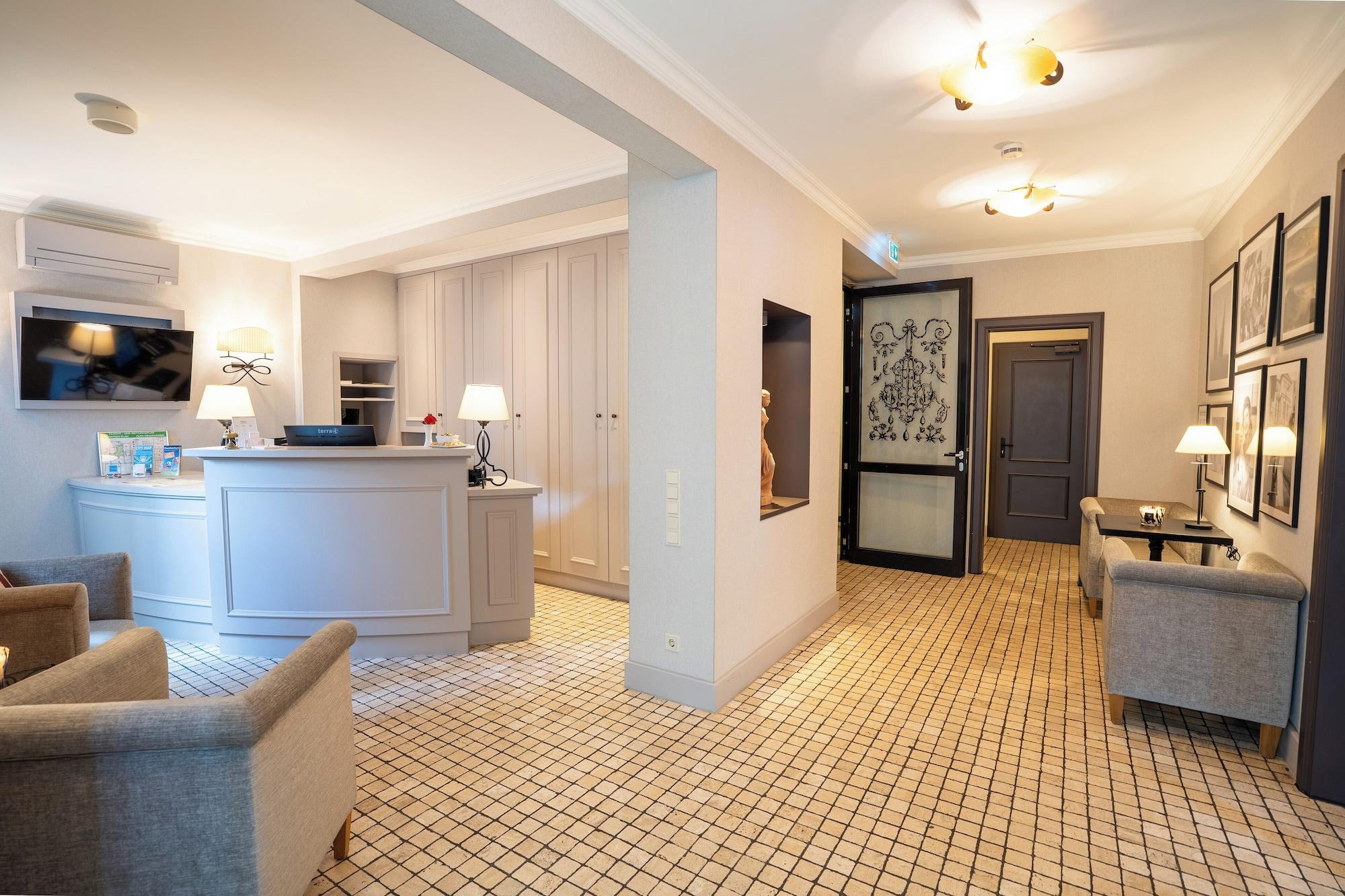 Varios Hotel Villa Florentina