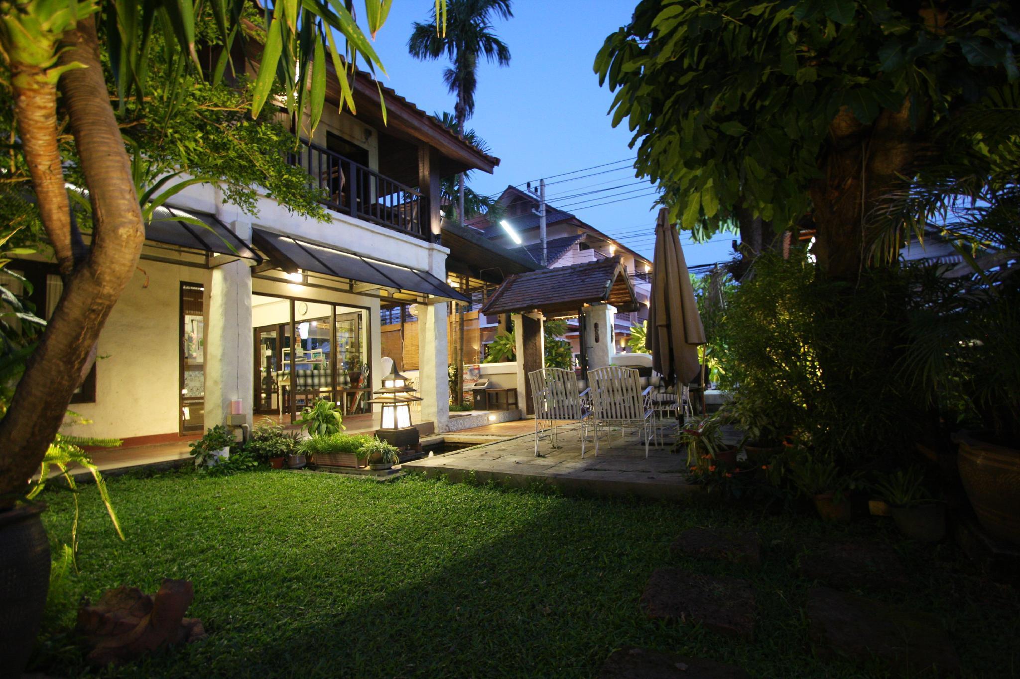 Vista Exterior Baan Warabordee