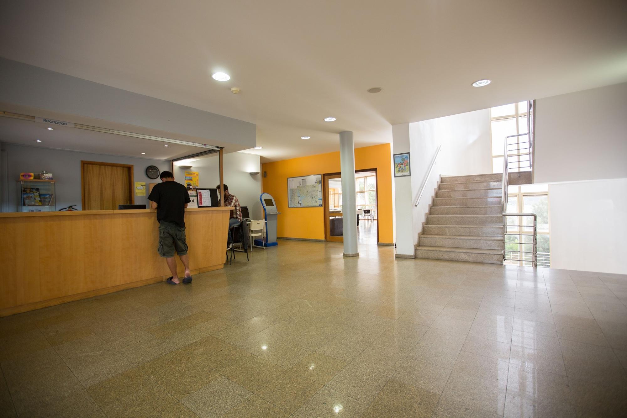 Vista Lobby HI Porto – Pousada de Juventude - Hostel