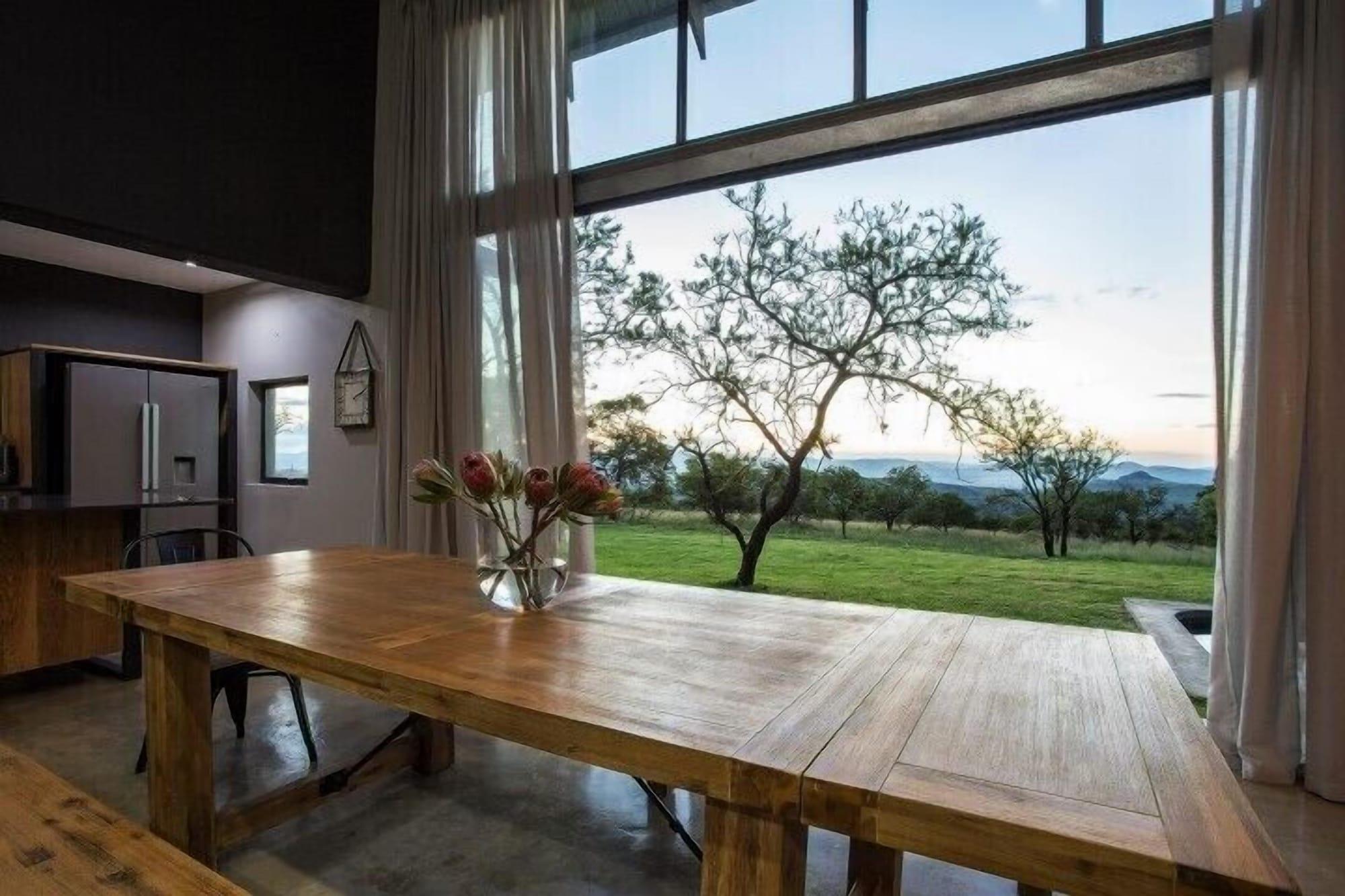 Equipamiento de Habitación Mount High Luxury Country Lodge