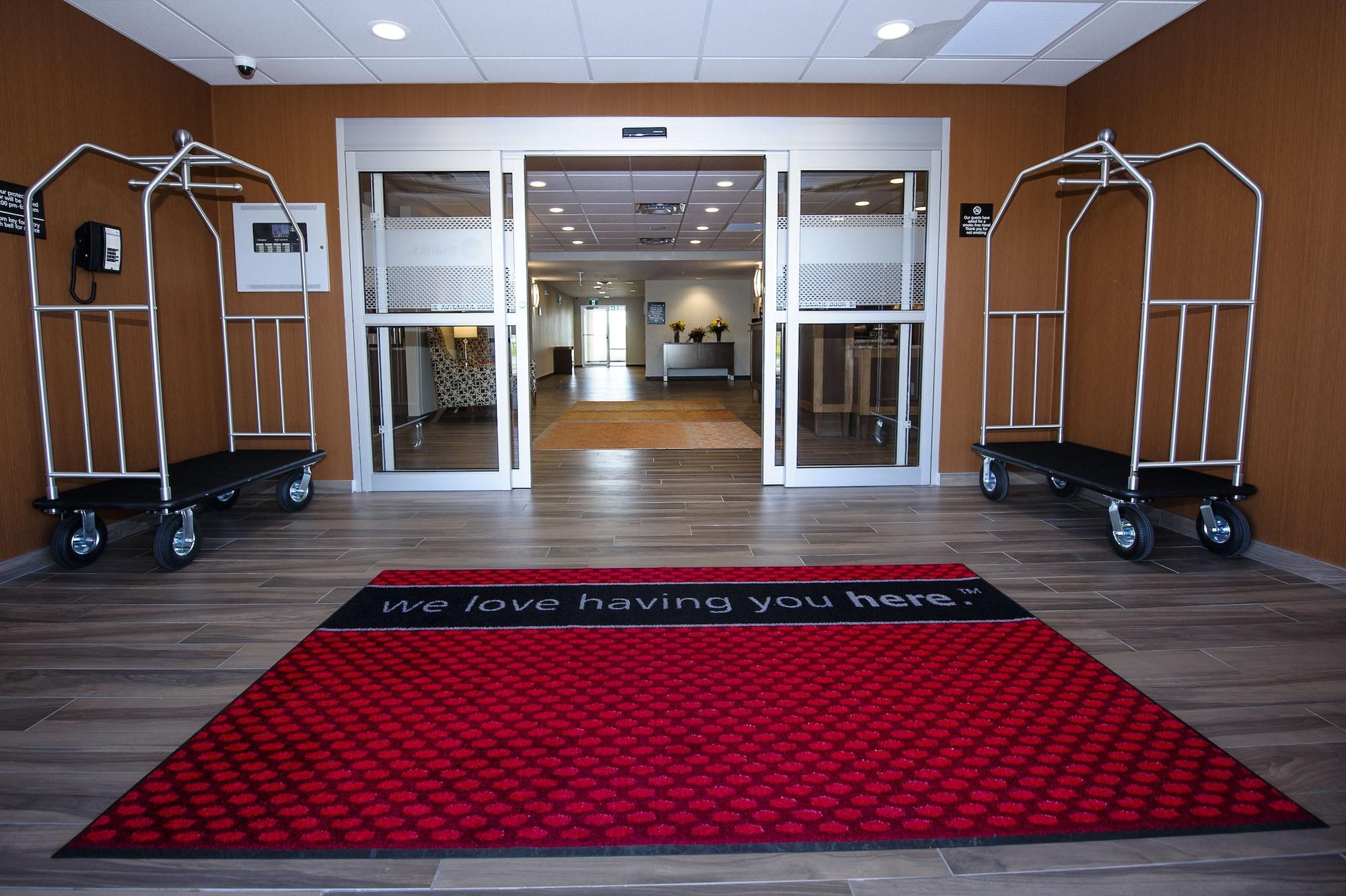 Vista Lobby Hampton Inn & Suites by Hilton Truro