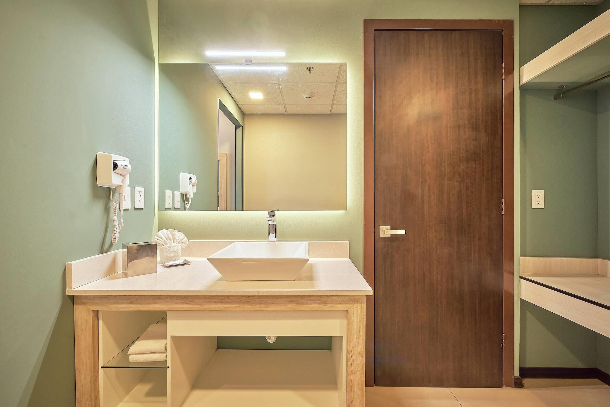 Equipamiento de Habitación Wyndham Garden Saltillo