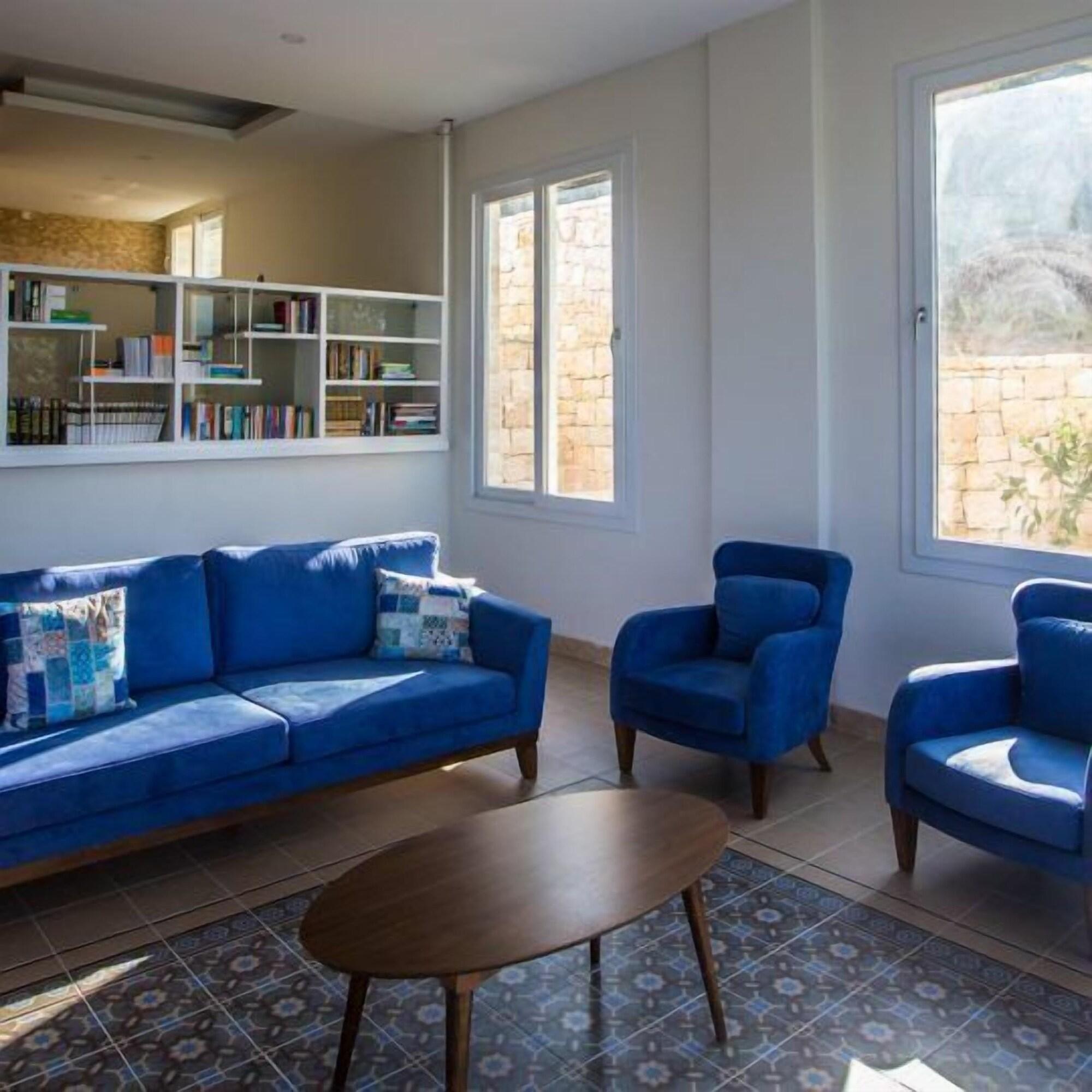 Vista Lobby Clementine Suits Sigacik