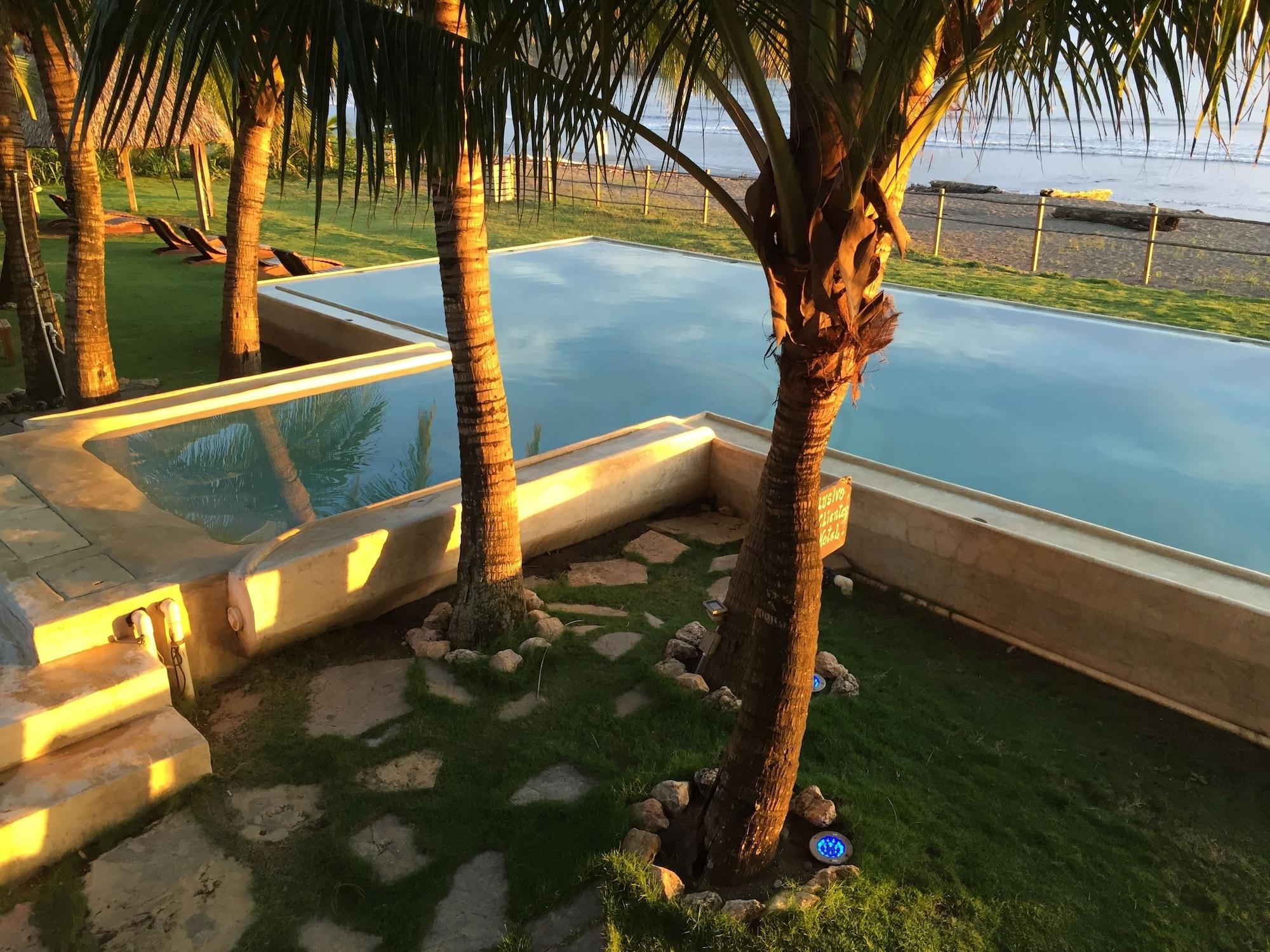 Vista Piscina Hotel El Sitio Playa Venao