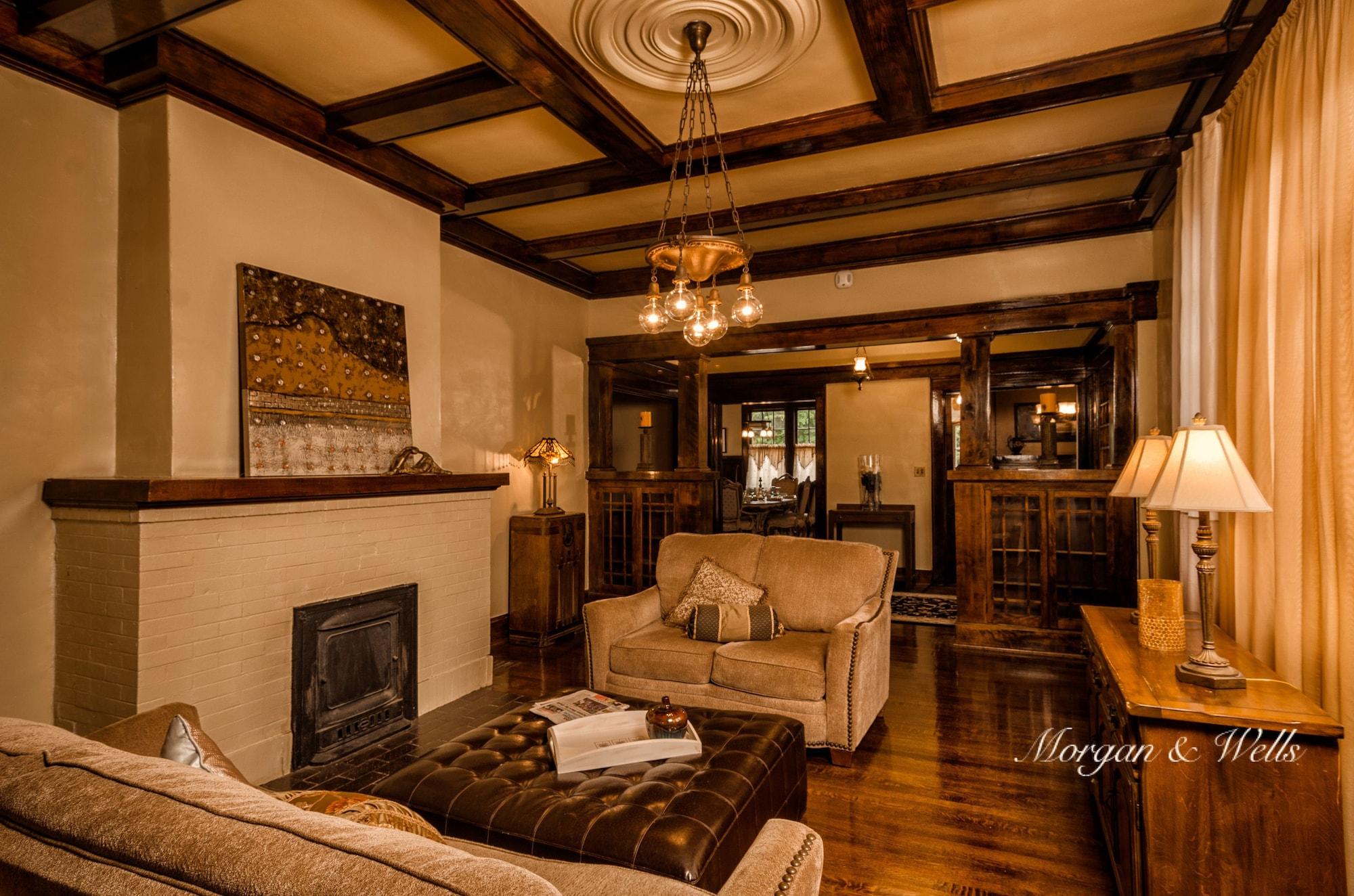 Vista Lobby Morgan and Wells B&B