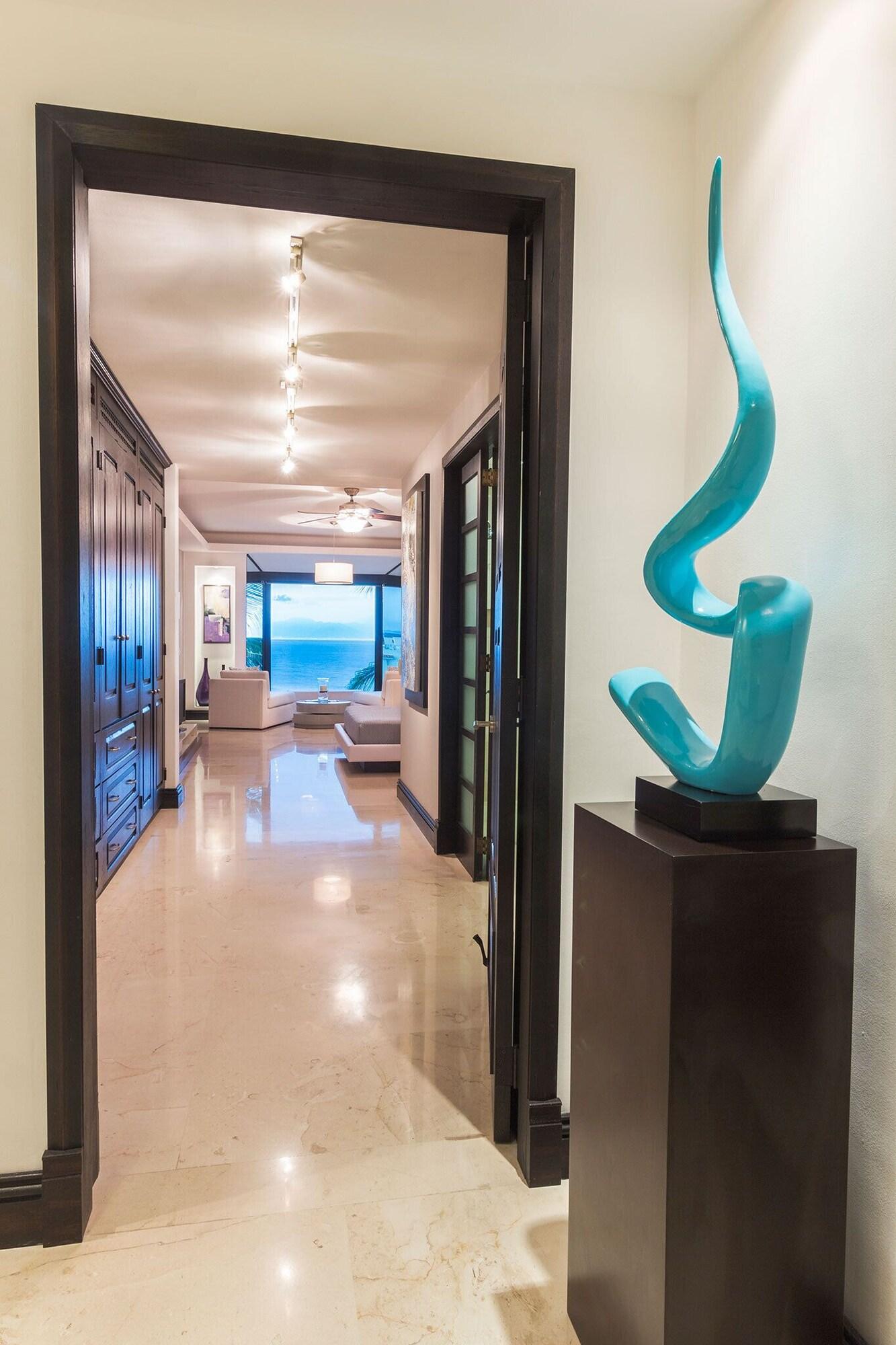 Vista Lobby Hostel for backpackers around the world