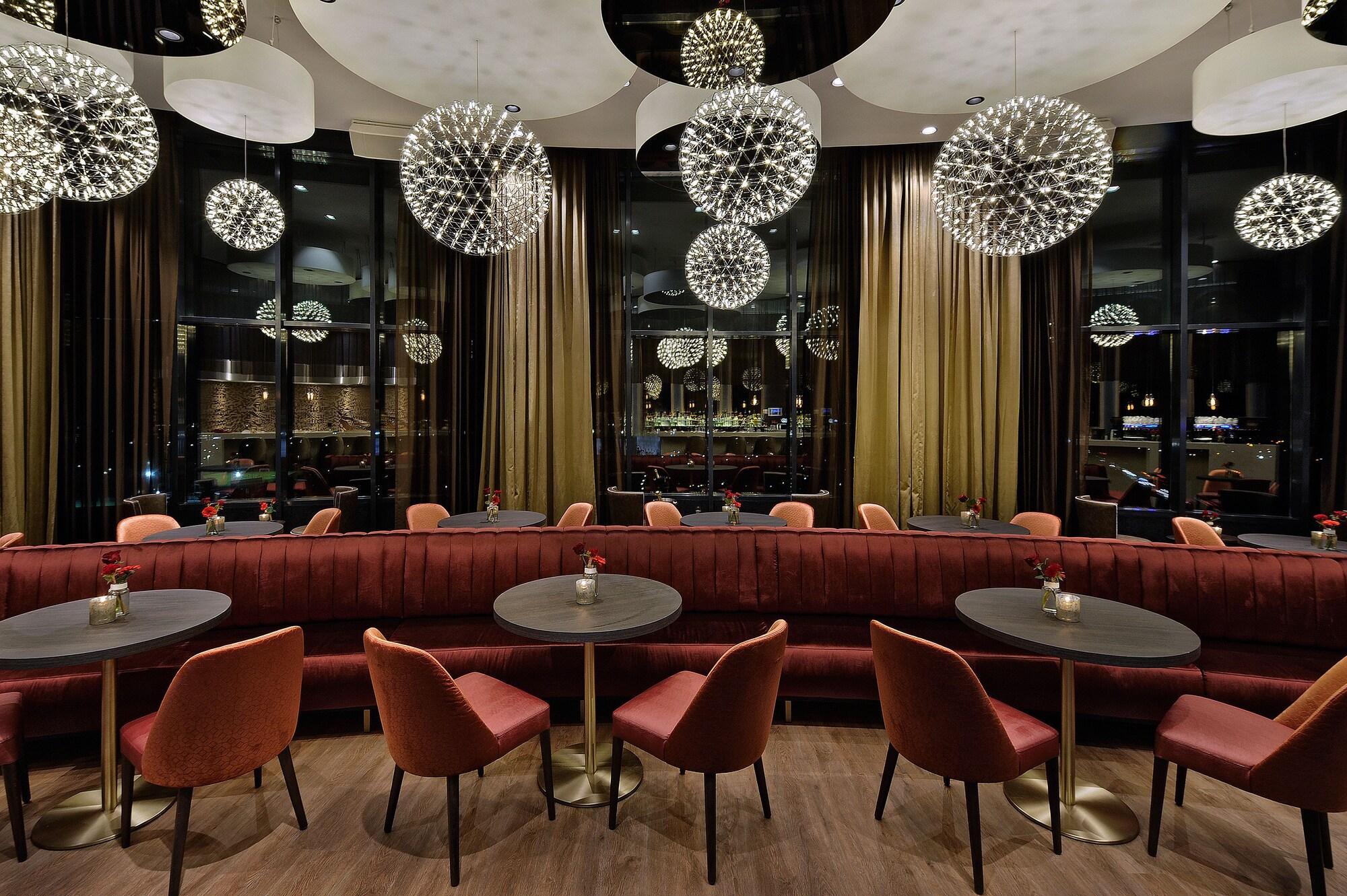 Bar/Salón Van der Valk Hotel Tiel