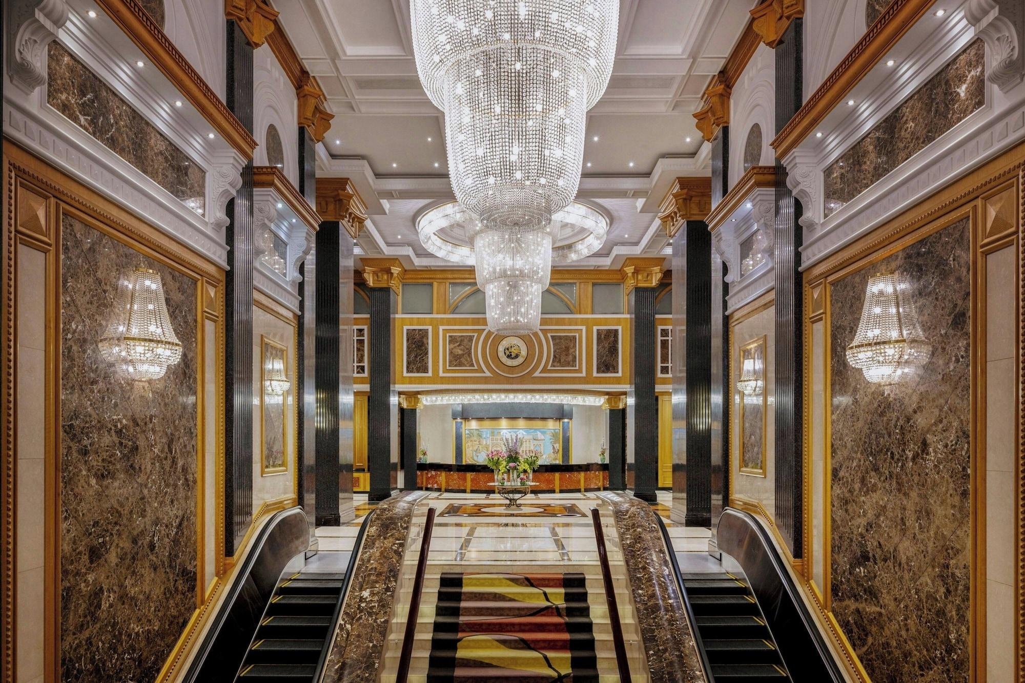 Vista Lobby Gulf Hotel Convention and SPA