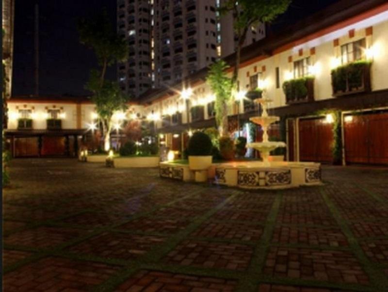 Vista Exterior Victoria Court North EDSA - Caloocan