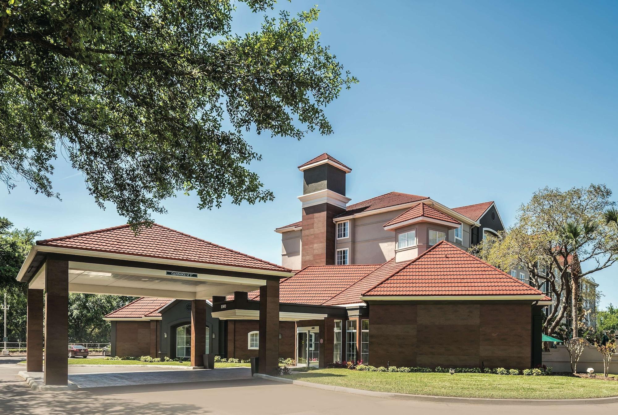 Vista Exterior La Quinta Inn & Suites by Wyndham Orlando Lake Mary