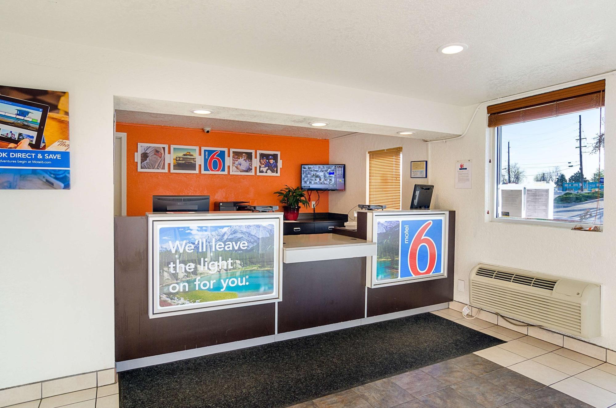 Vista Lobby Motel 6 Denver, CO – Downtown