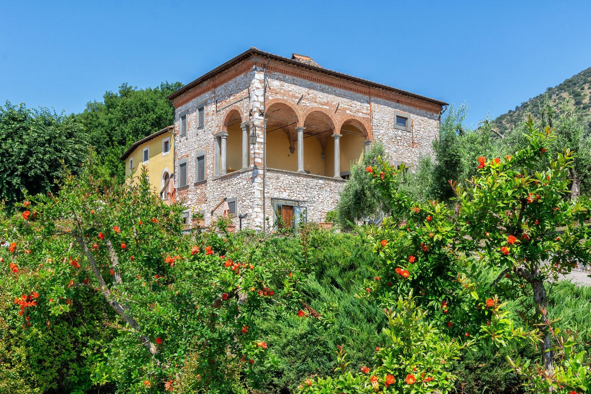 Varios Hotel Villa Rinascimento