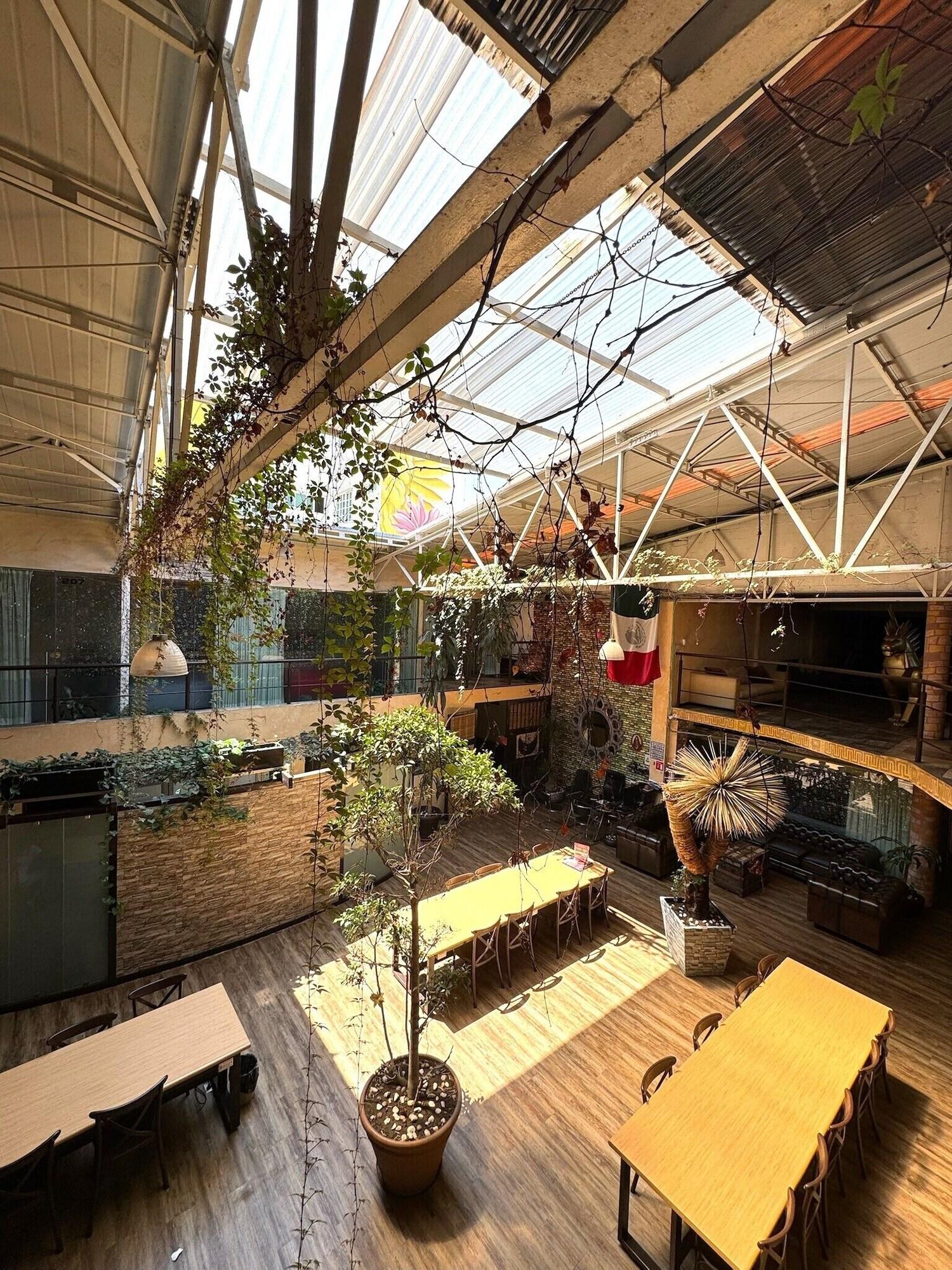 Vista Lobby Downtown Treasure Place