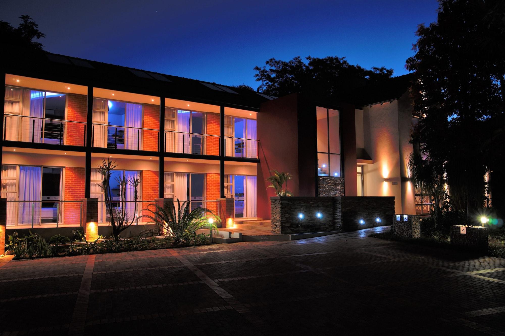 Varios Hudson House