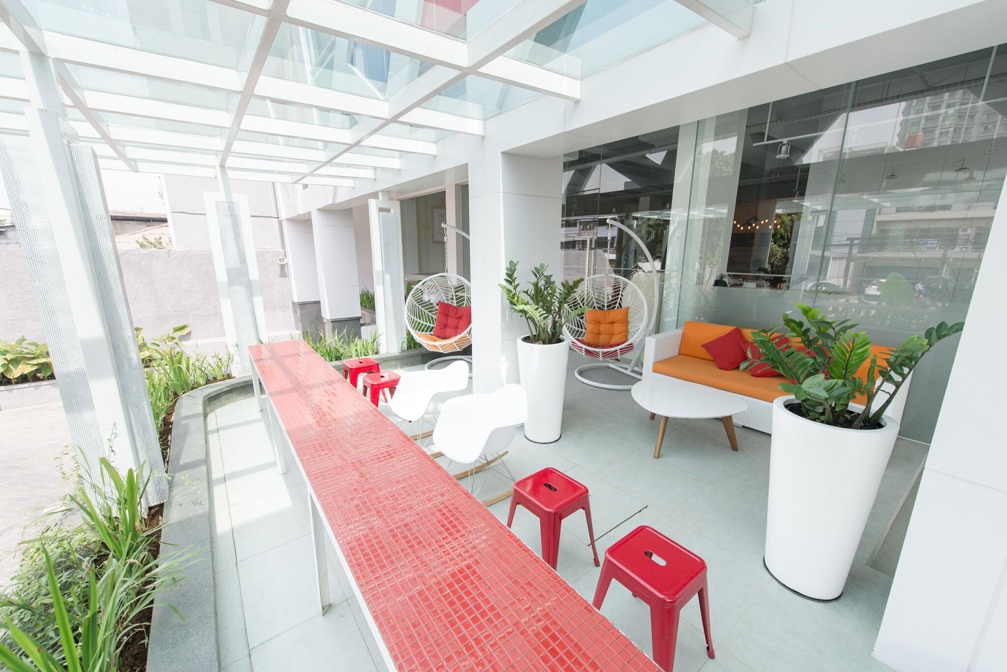 Varios Ayda Mangga Dua d/h Zuri Express Mangga Dua