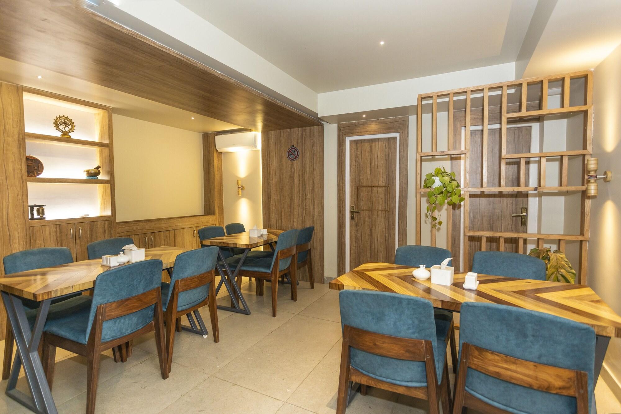 Restaurant Ananta Home