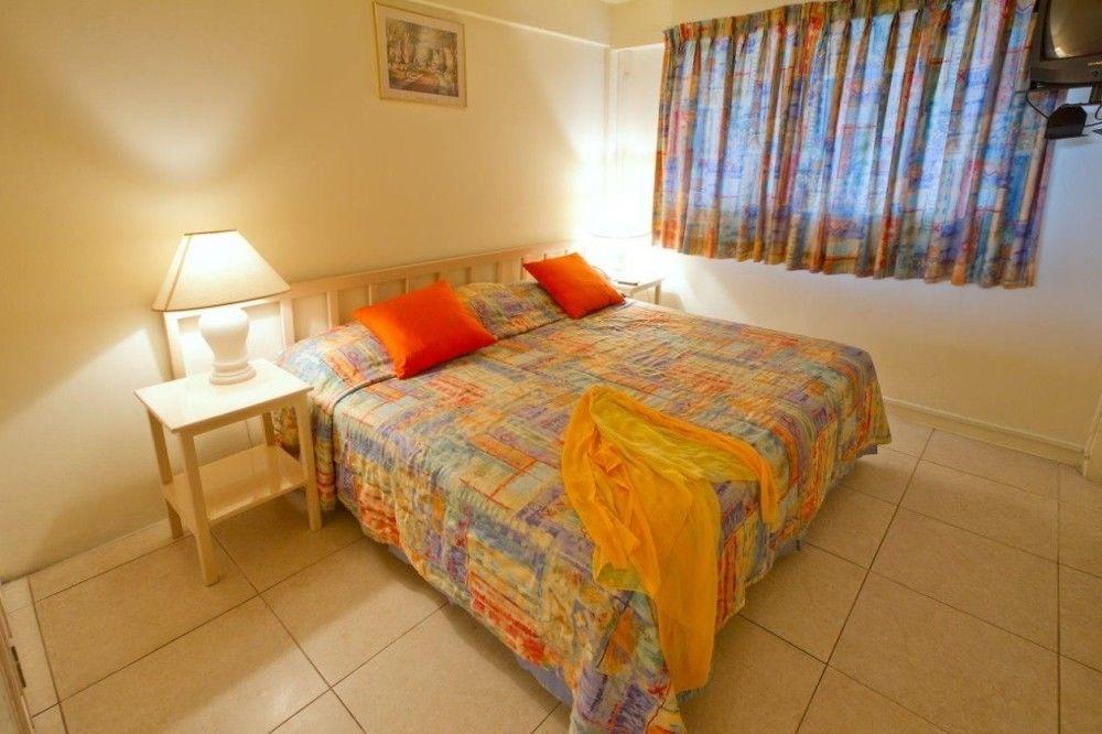 Varios Melrose Beach Apartment Inc