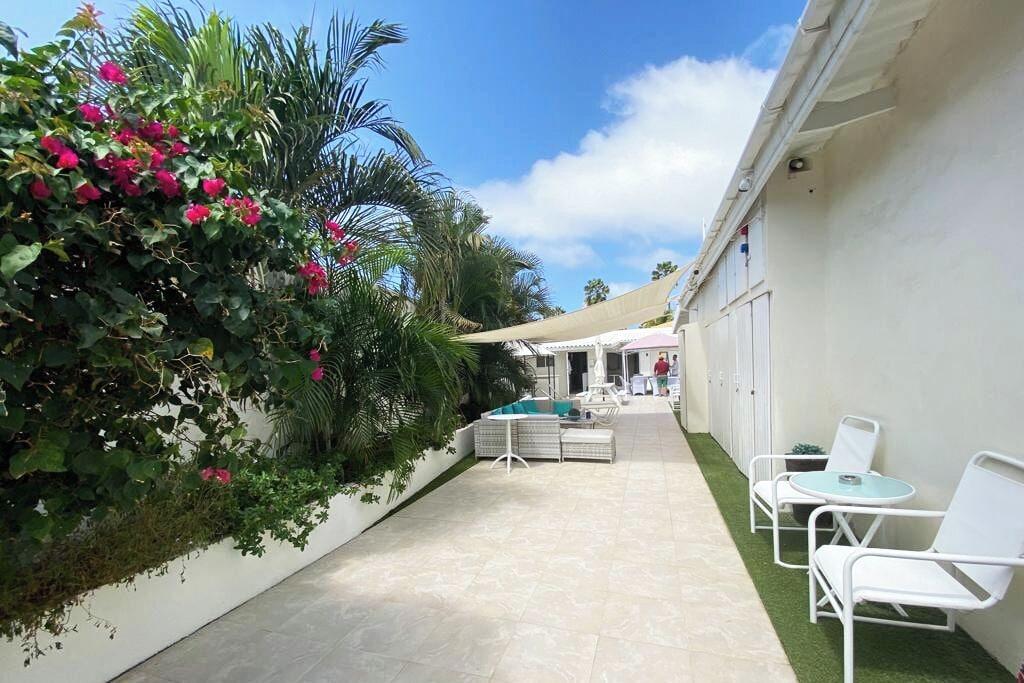 Vista Exterior Yoyita Suites Aruba
