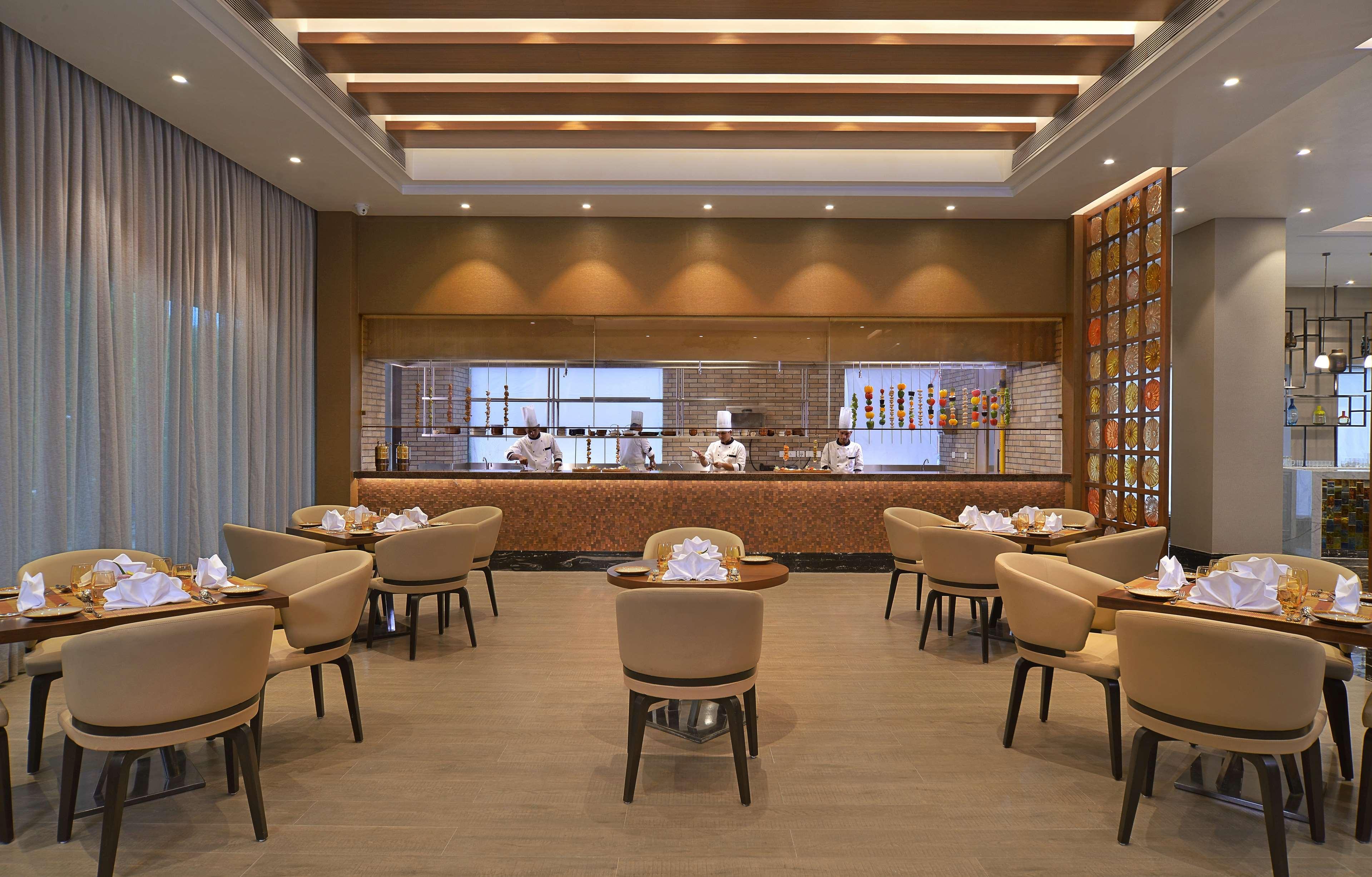 Restaurant Radisson Mumbai Andheri MIDC