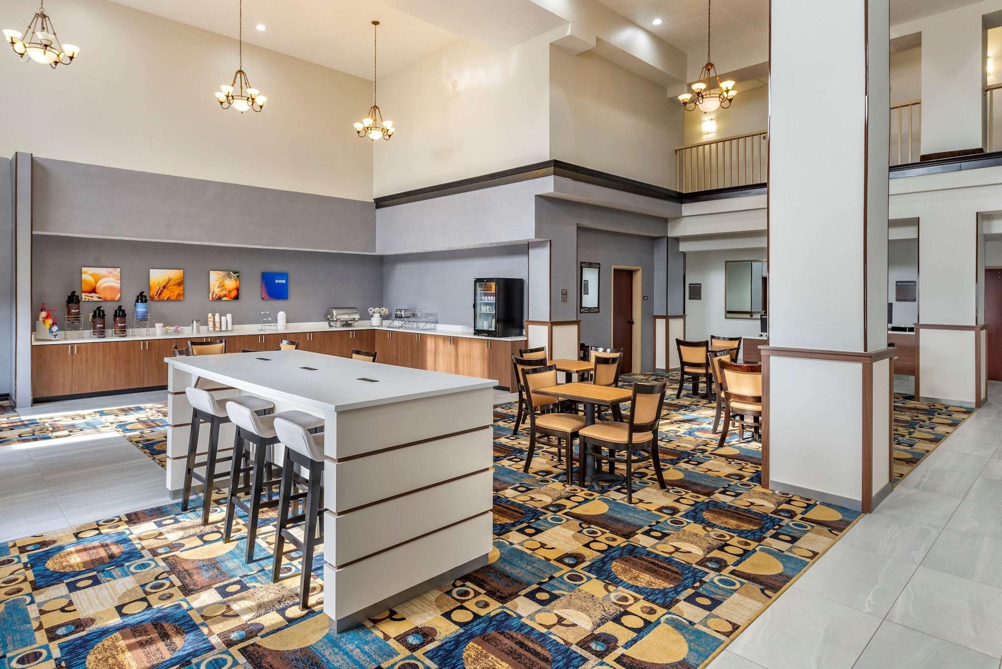 Vista Lobby Comfort Suites Clovis North