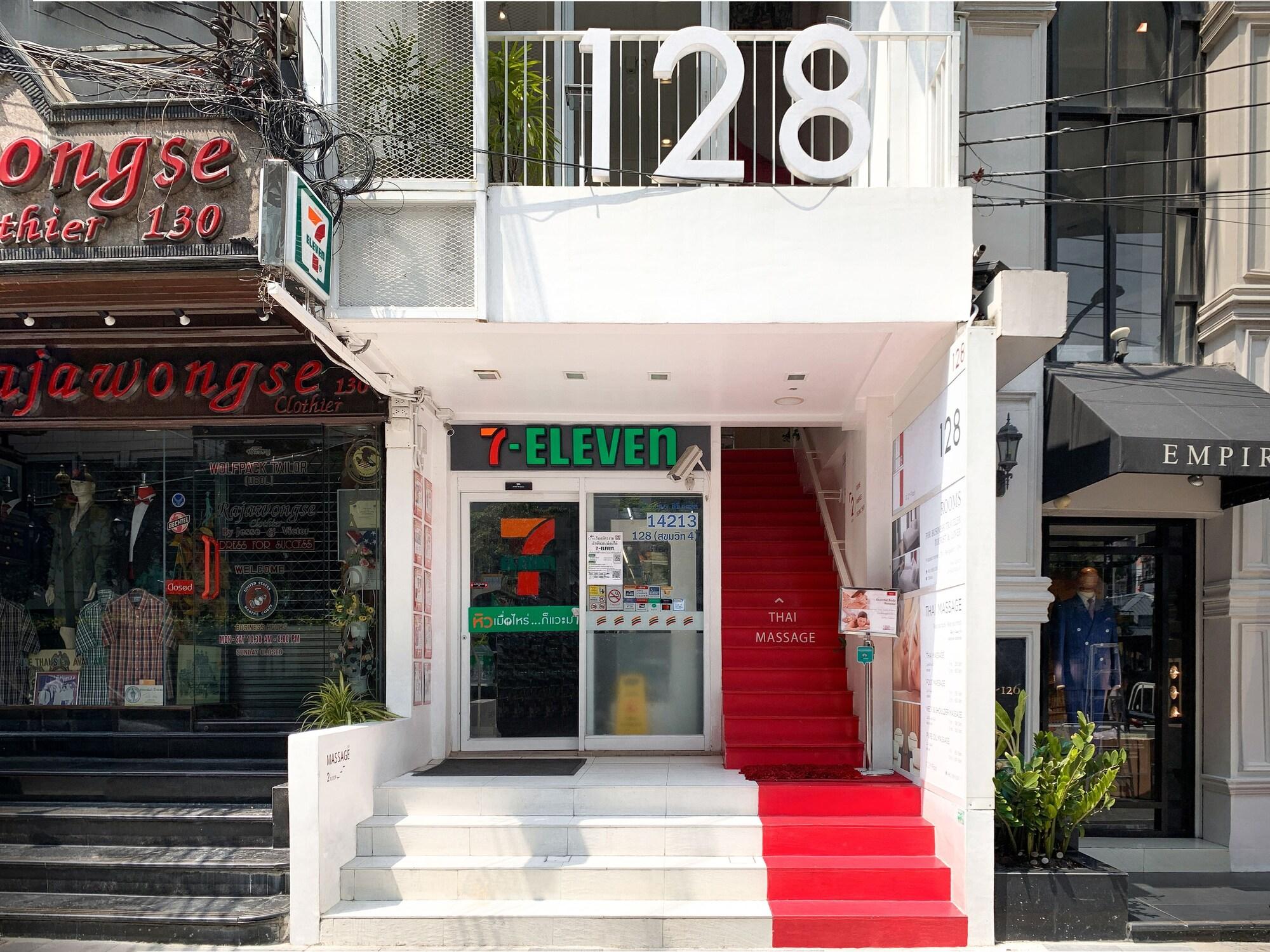 Vista Exterior 128 Room And Massage