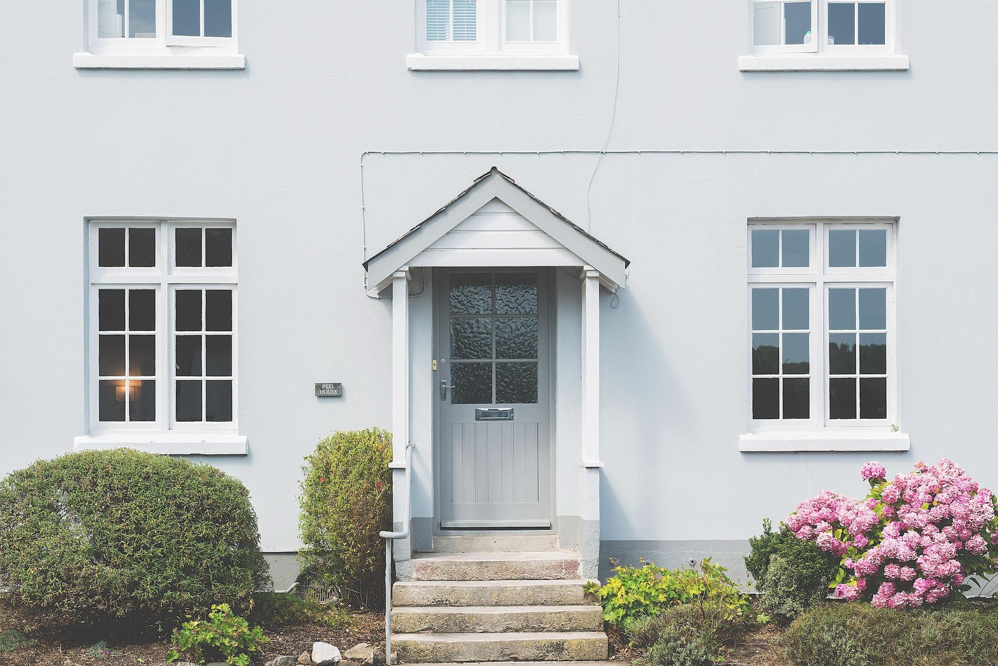 Vista Lobby Rose & Crown