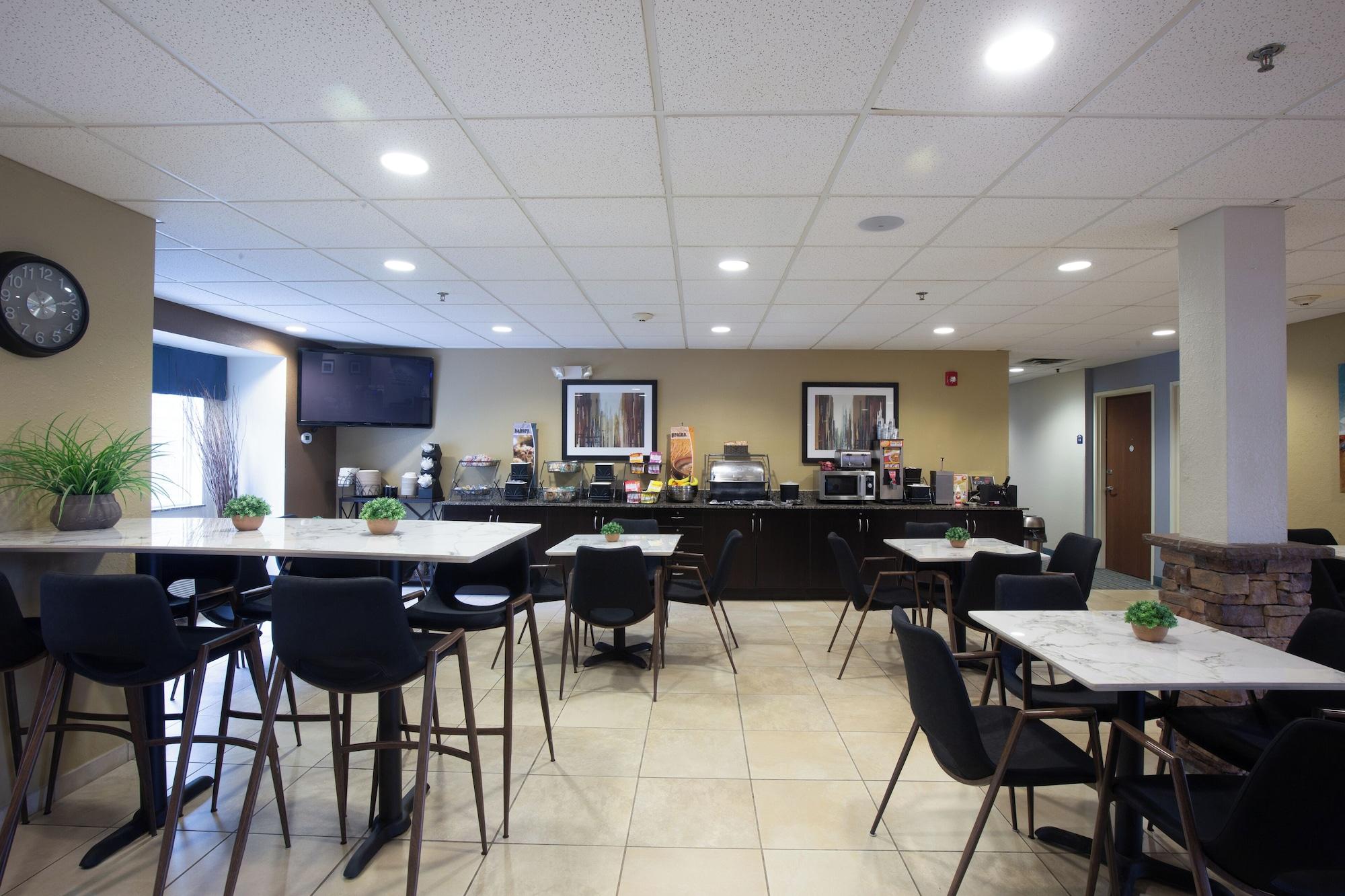 Restaurant Microtel Inn & Suites by Wyndham Waynesburg