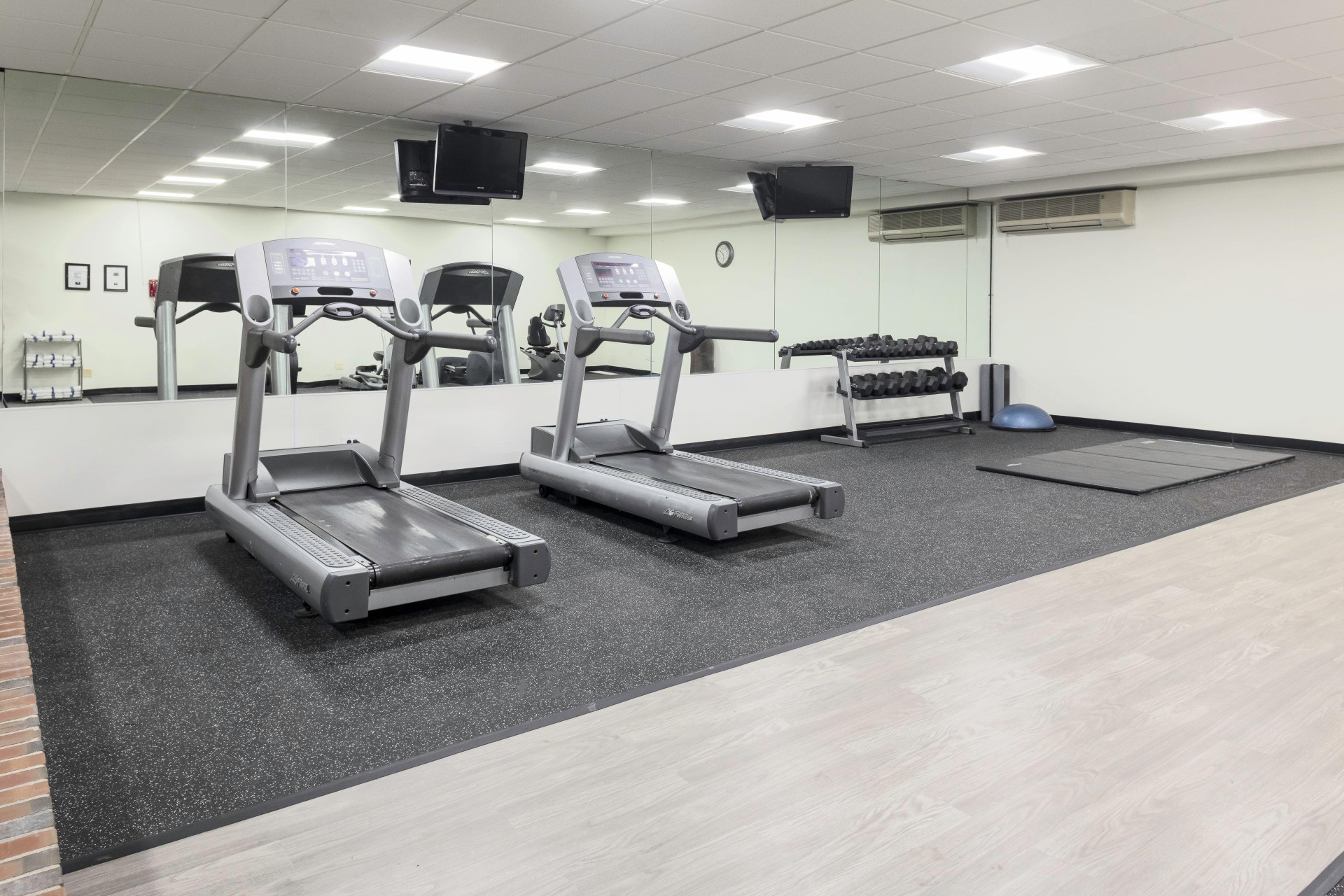 Gimnasio William Tell Hotel MOD Collection by Sonesta