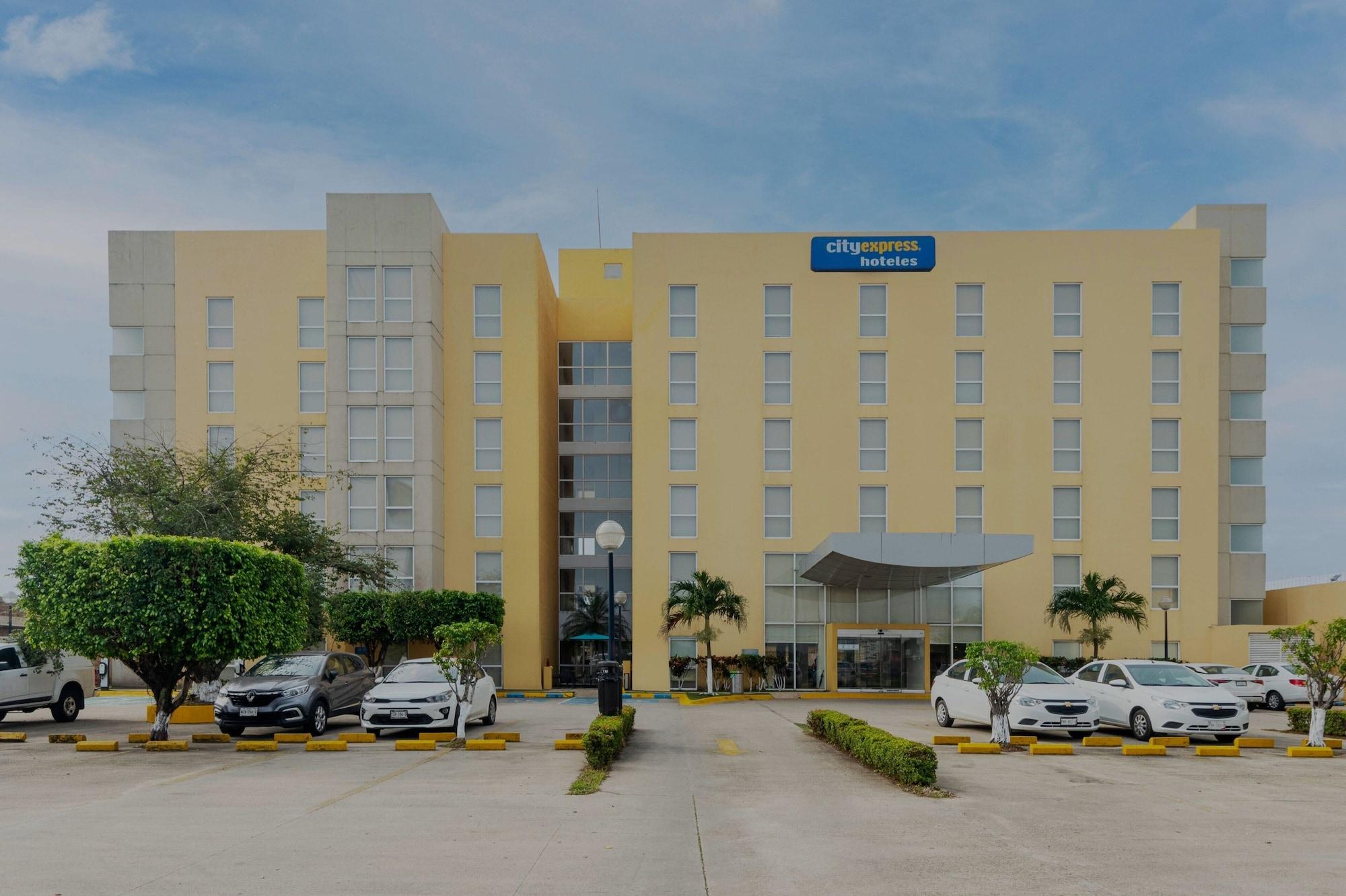 Vista Exterior City Express by Marriott Minatitlan