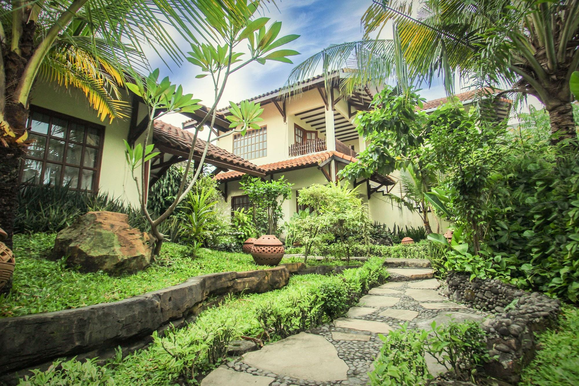Vista Exterior Duta Garden Hotel