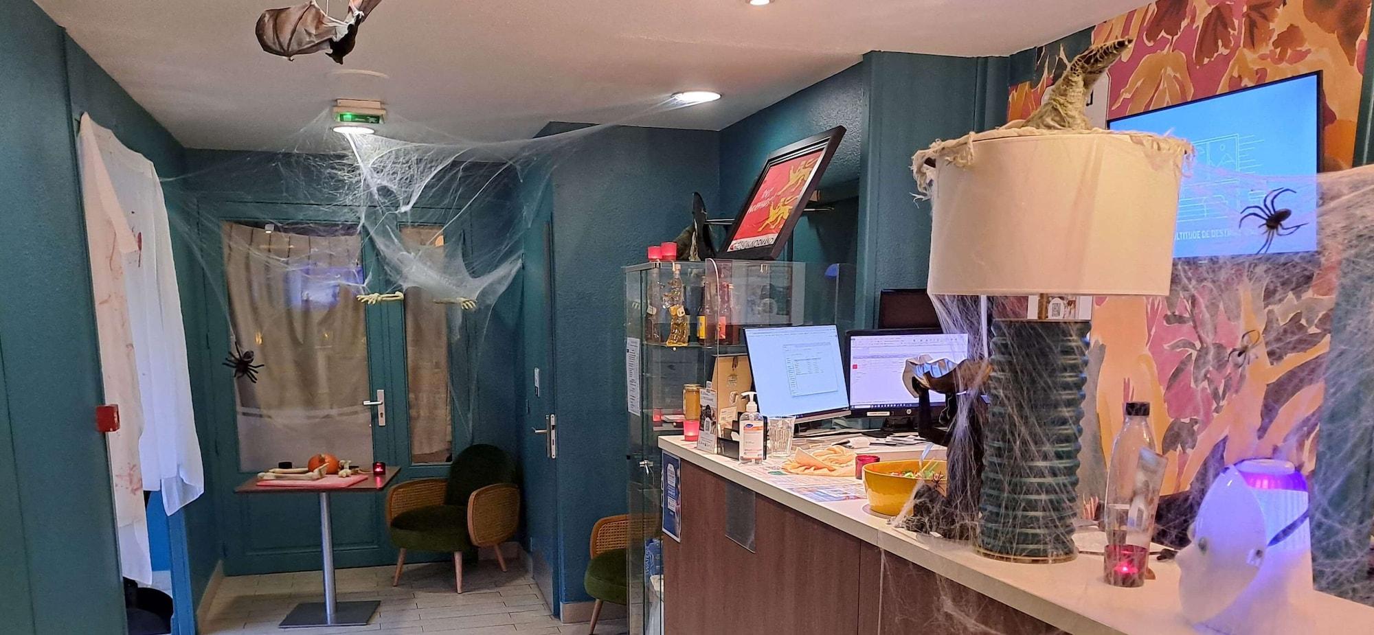 Vista Lobby KYRIAD HONFLEUR - La Riviere Saint Sauveur