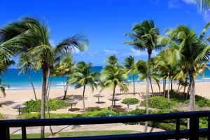 Alquiler Vacacional - 2/2 Beachfront inside Wyndham Resort, Puerto Rico