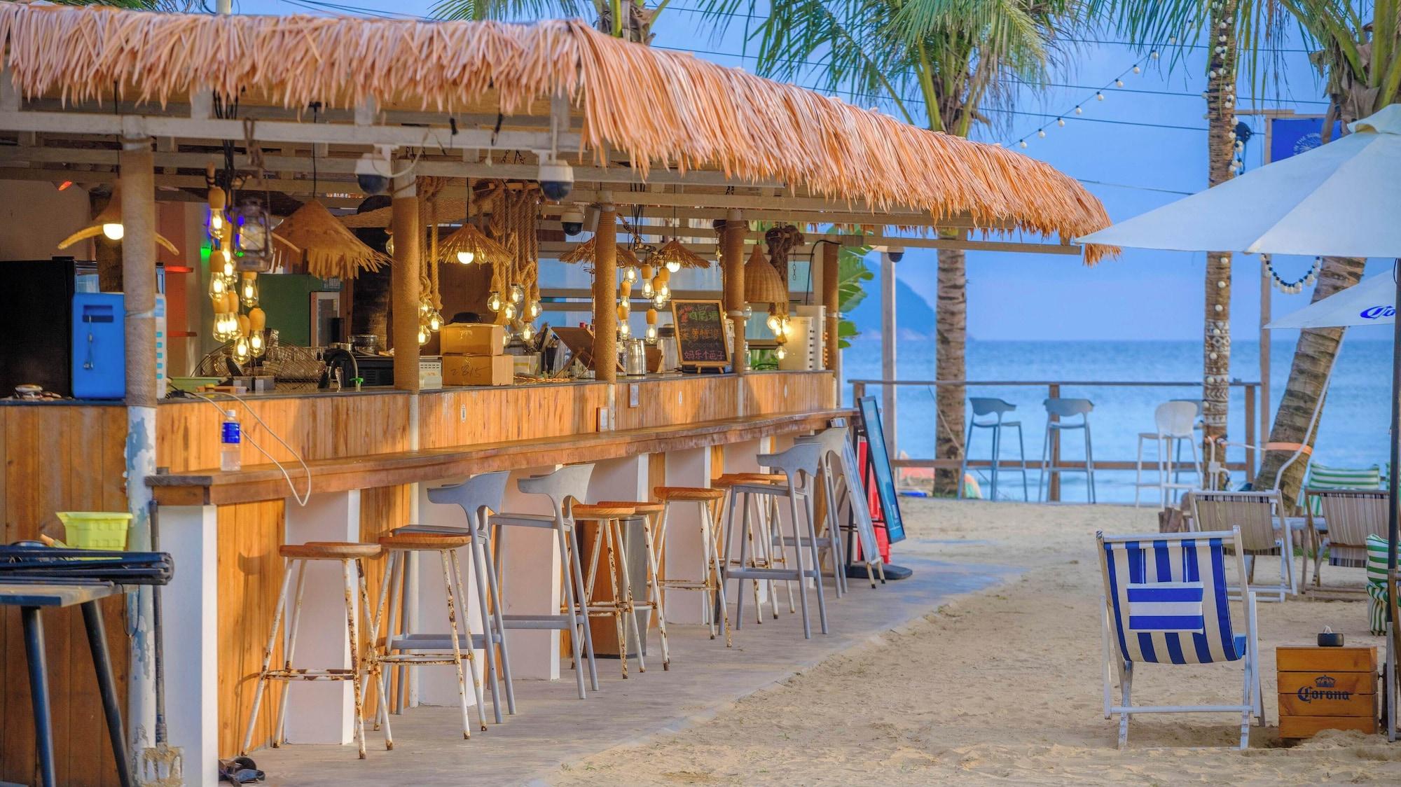 Restaurant harbor Surf Hotel