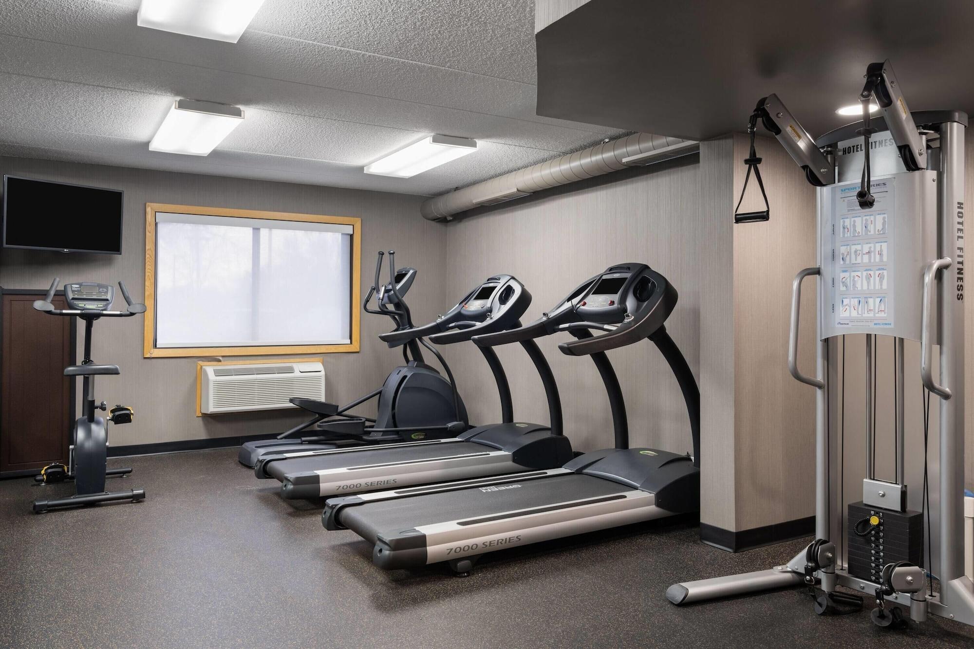 Gimnasio AmericInn by Wyndham Grand Forks