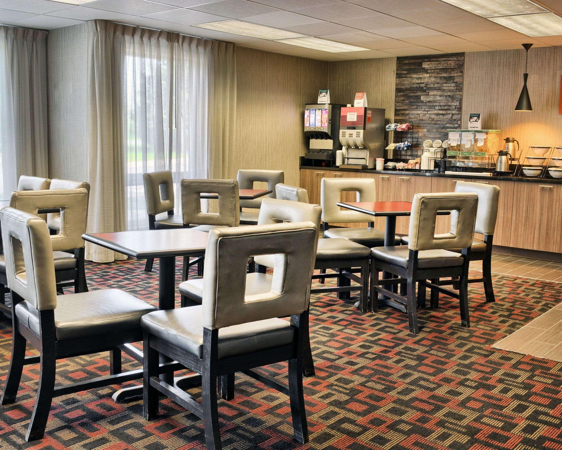 Restaurant Comfort Inn Ruther Glen near Kings Dominion