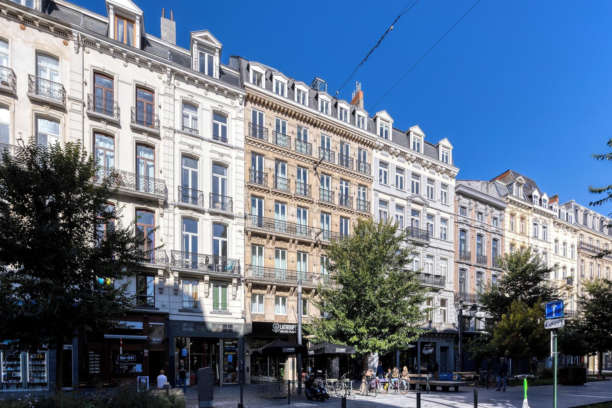 Vista Exterior Latroupe Grand Place