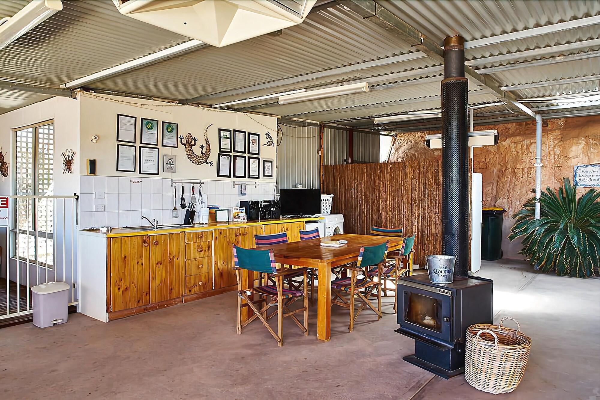 Instalaciones Recreativas Underground Bed and Breakfast