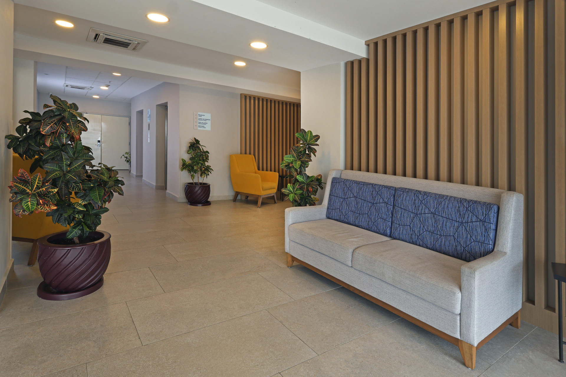 Vista Lobby Holiday Inn Express Veracruz Boca Del Rio by IHG