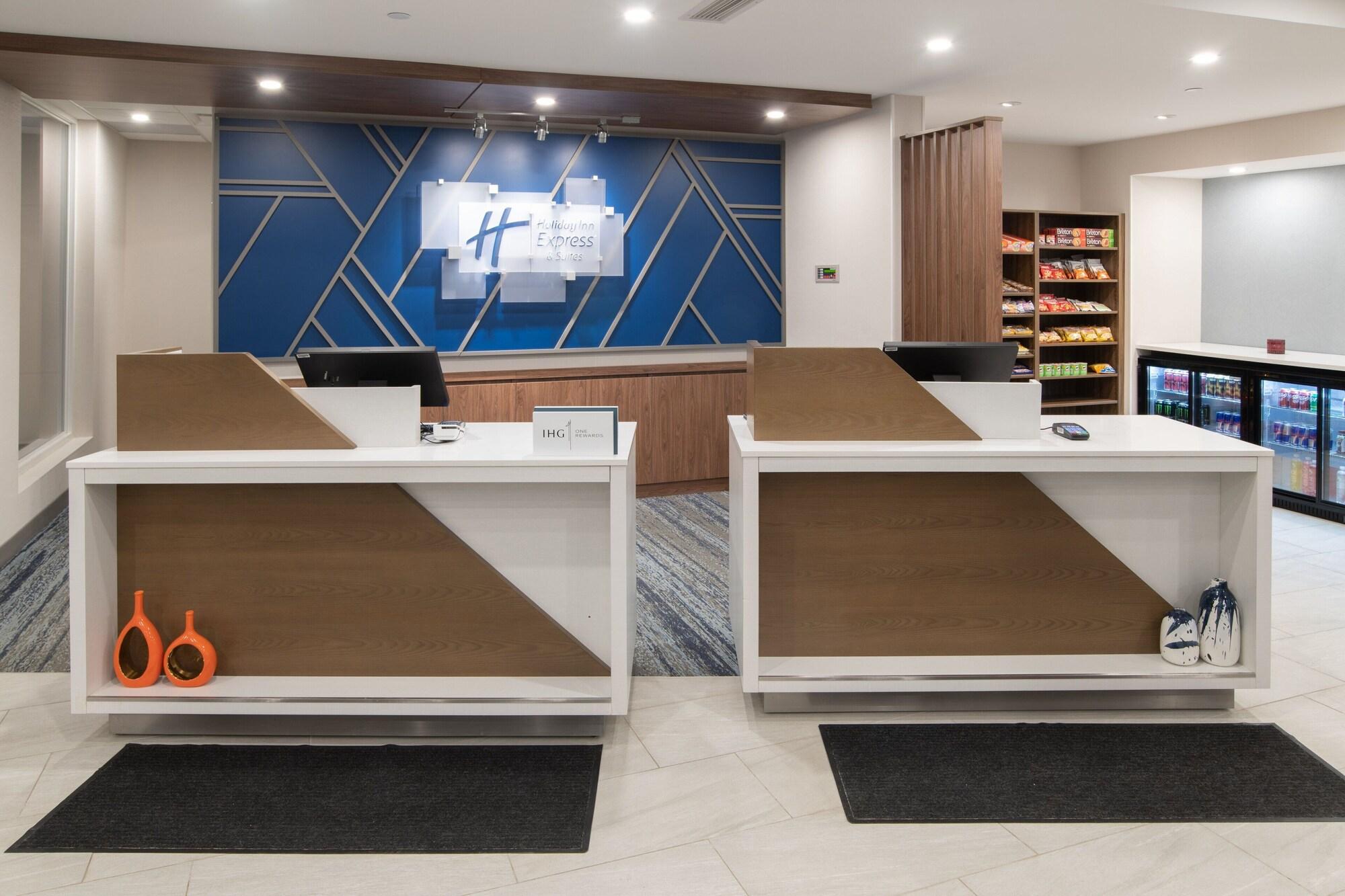 Vista Lobby Holiday Inn Express and Suites Moose Jaw by IHG