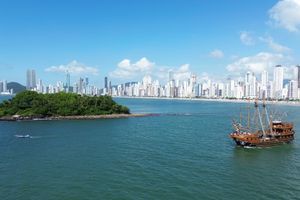 Actividad - Paseo en Barco Ruta Pirata en Balneário Camboriú
