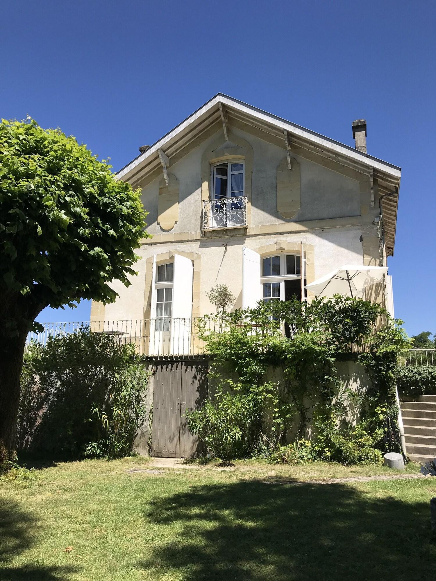 Vista Exterior Château Beauséjour