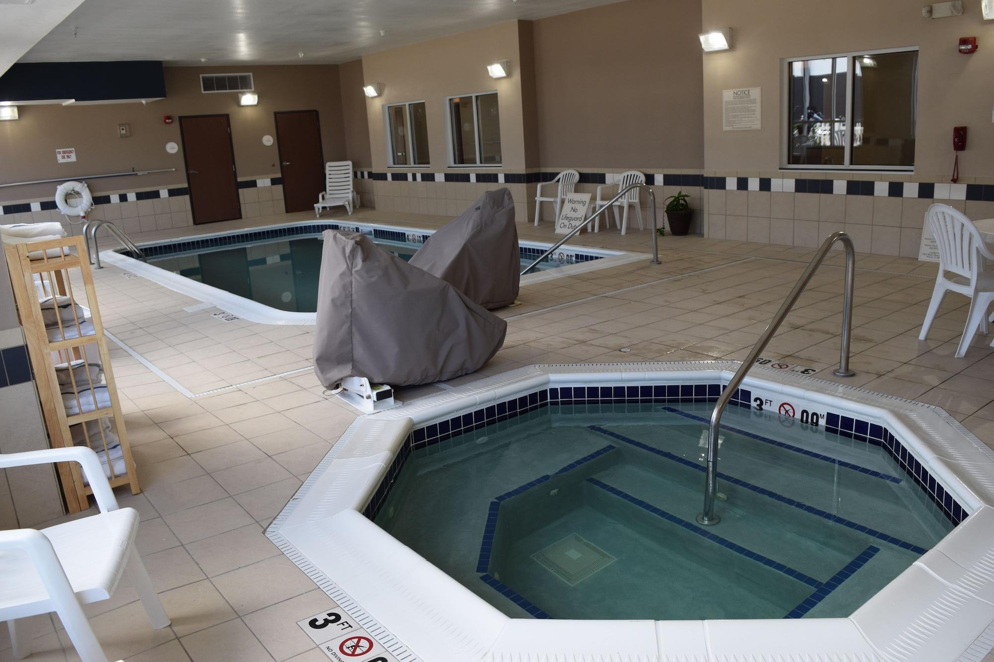 Spa Comfort Inn & Suites Marion I-57