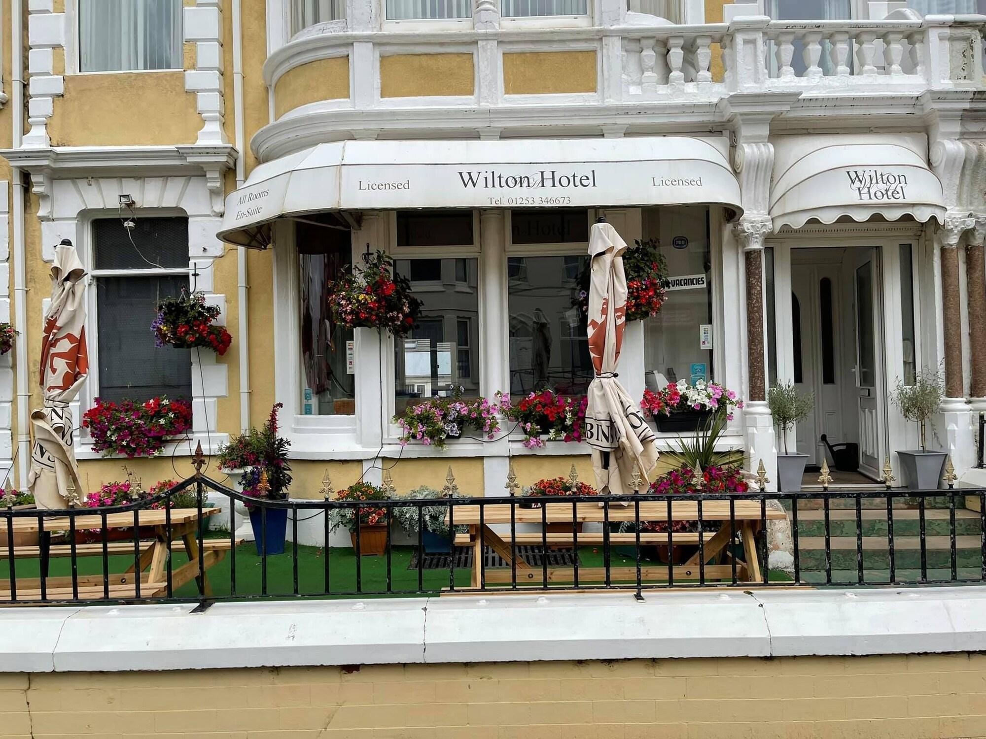 Vista Exterior The Wilton Hotel