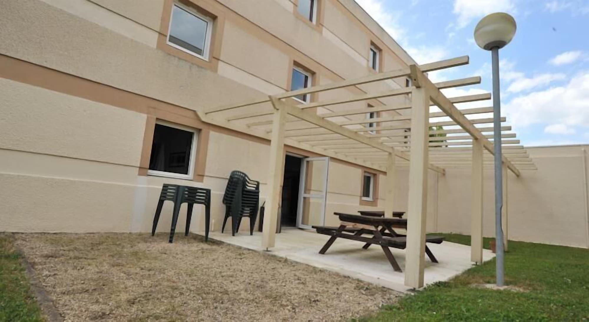 Vista Exterior Brit Hotel Saint-Quentin